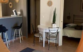 Appartement Cosy Avec Climatisation Reversible Golf De Saumane